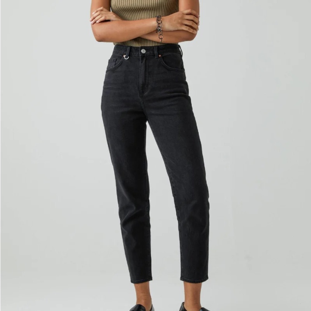 NEUW Lola mom jeans size 28
